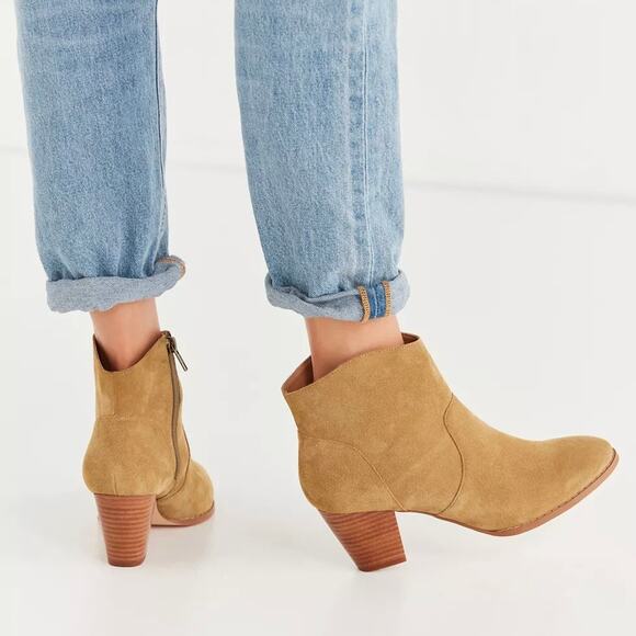 URBAN OUTFITTERS Westie Welt Suede Ankle Booties 9 - Picture 2 of 10